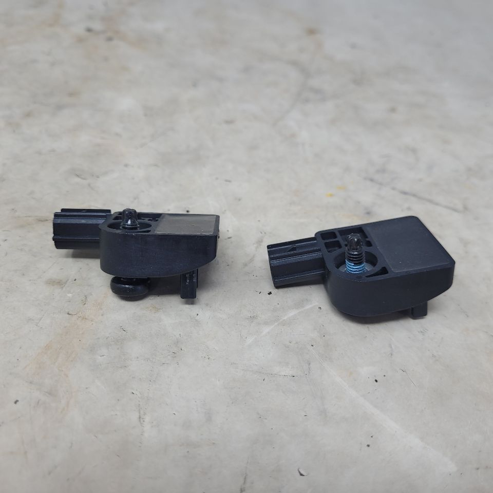 2019 ESCALADE PAIR OF SRS CRASH SENSOR 26671010 25718 - image 4