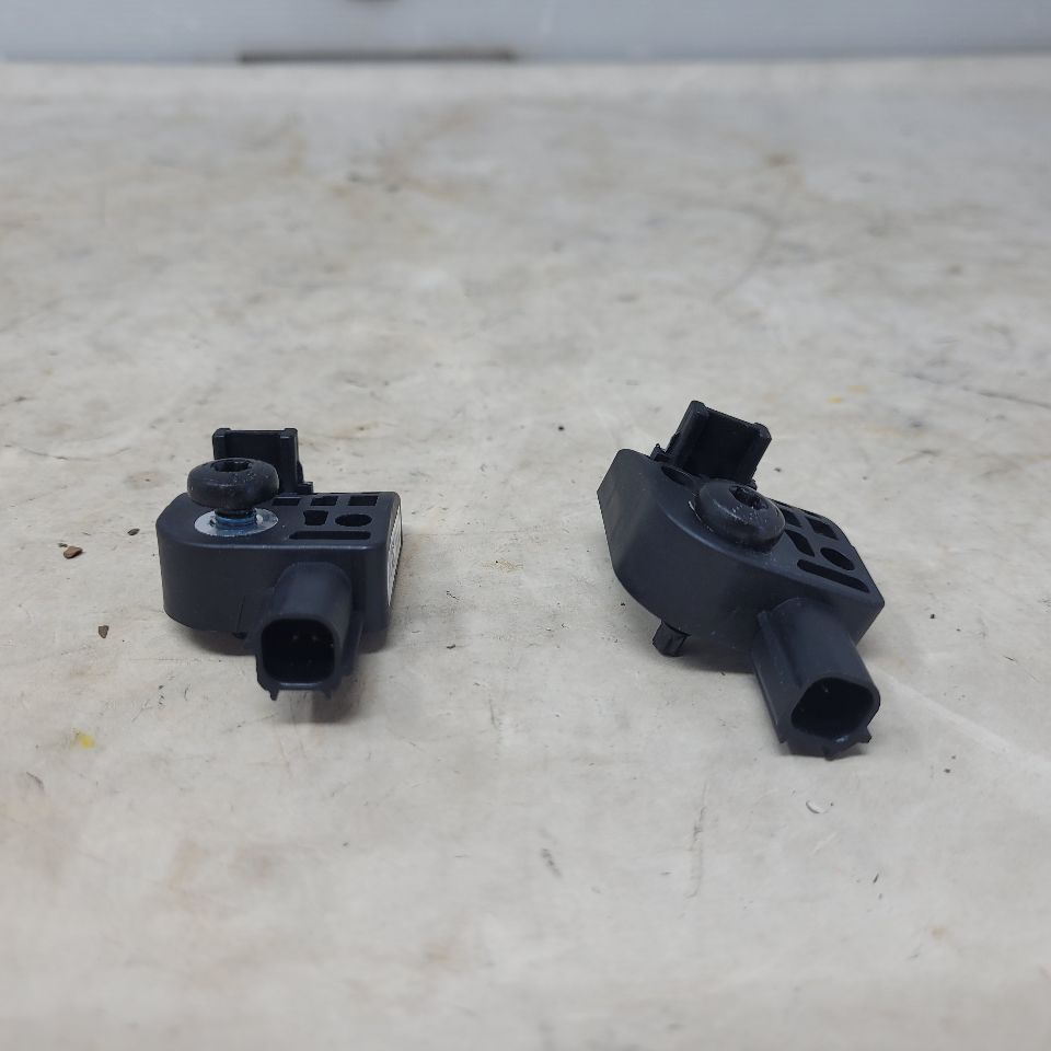 2019 ESCALADE PAIR OF SRS CRASH SENSOR 26671010 25718 - image 5