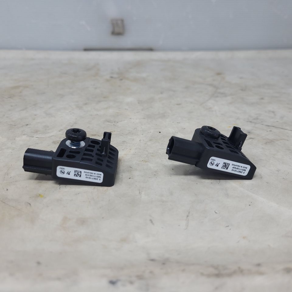 2019 ESCALADE PAIR OF SRS CRASH SENSOR 26671010 25718 - image 7