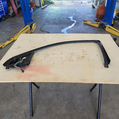 2019 ESCALADE LH FRONT UPPER DOOR TRIM PANEL 25730 - image 8