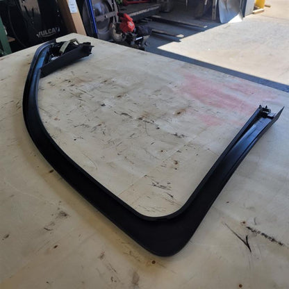 2019 ESCALADE RH FRONT UPPER DOOR TRIM PANEL 25731 - image 3