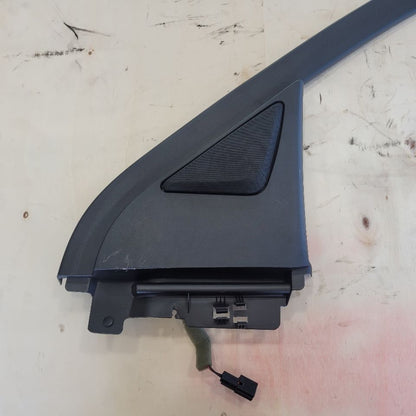 2019 ESCALADE RH FRONT UPPER DOOR TRIM PANEL 25731 - image 7