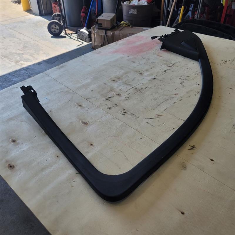 2019 ESCALADE RH FRONT UPPER DOOR TRIM PANEL 25731 - image 8