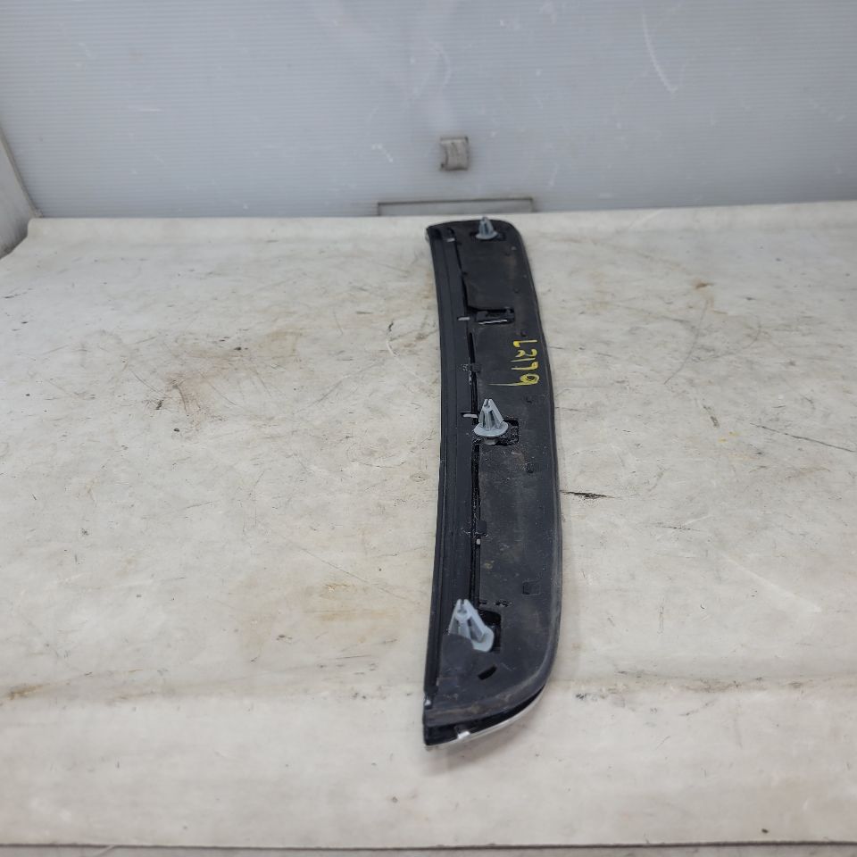 2019 ESCALADE LH DRIVER CHROME C PILLAR APPLIQUE 25741 - image 1
