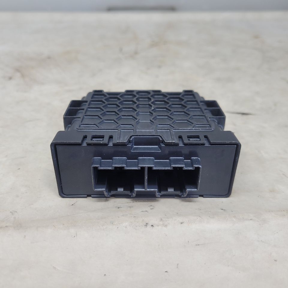 2019 ESCALADE SERIAL DATA GATEWAY MODULE 13598291 25748 - image 7