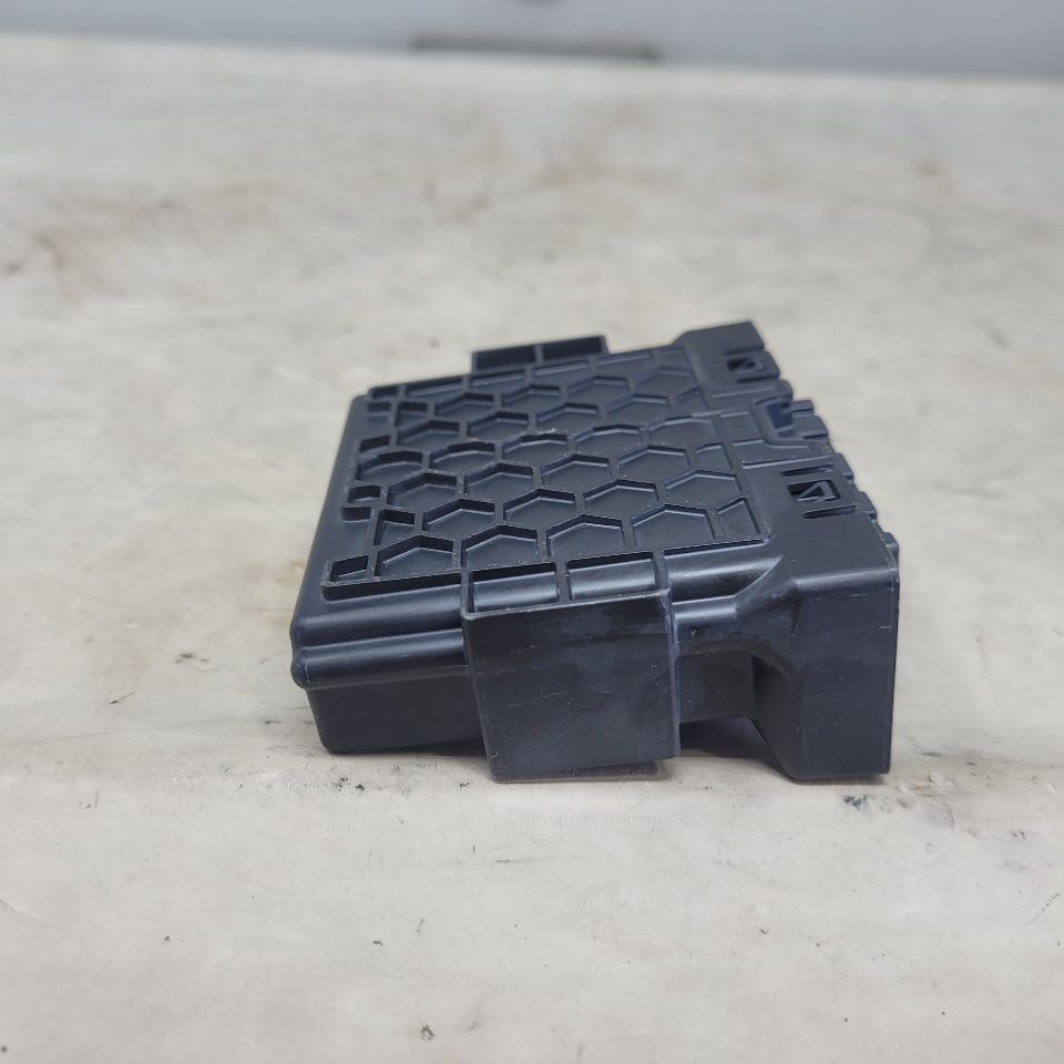 2019 ESCALADE SERIAL DATA GATEWAY MODULE 13598291 25748 - image 9