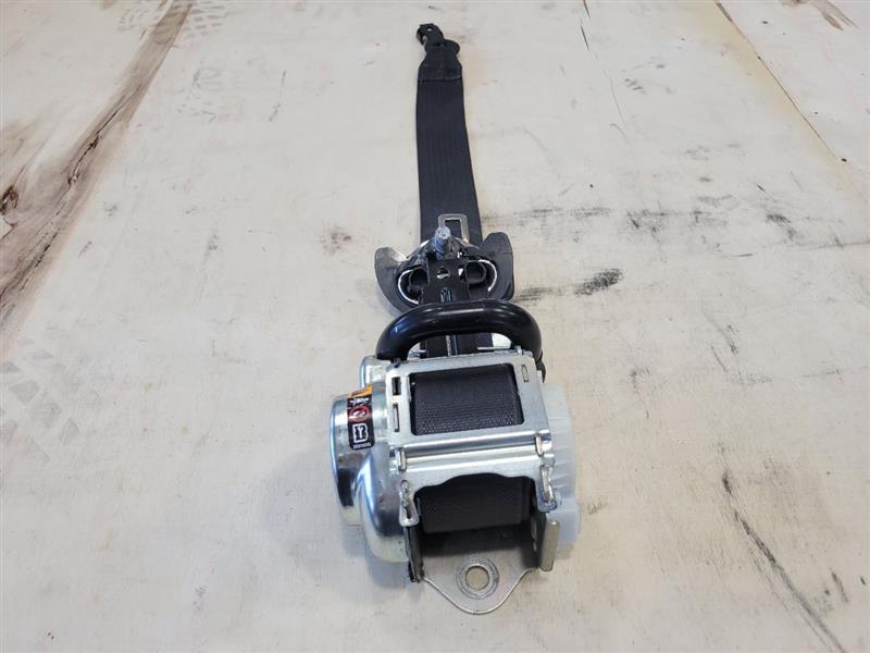 2019 SIERRA150 LH DRIVER FRONT SEAT BELT RETRACTOR 25792 - image 2