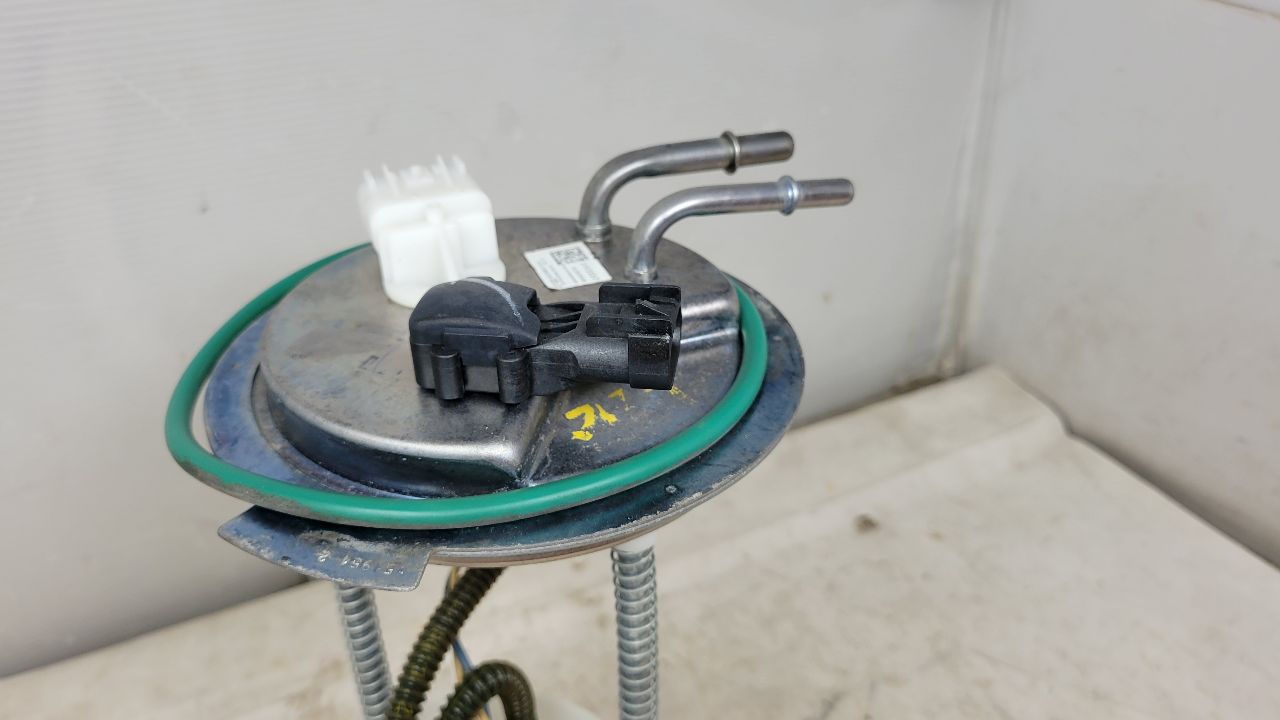 IN TANK FUEL PUMP 6.2L 48K MILES 25812 - image 8