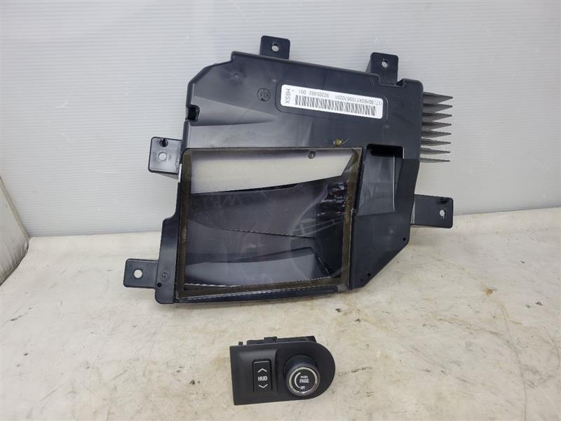 2011 CAMARO HUD HEADS UP DISPLAY PROJECTOR 25874 - image 1