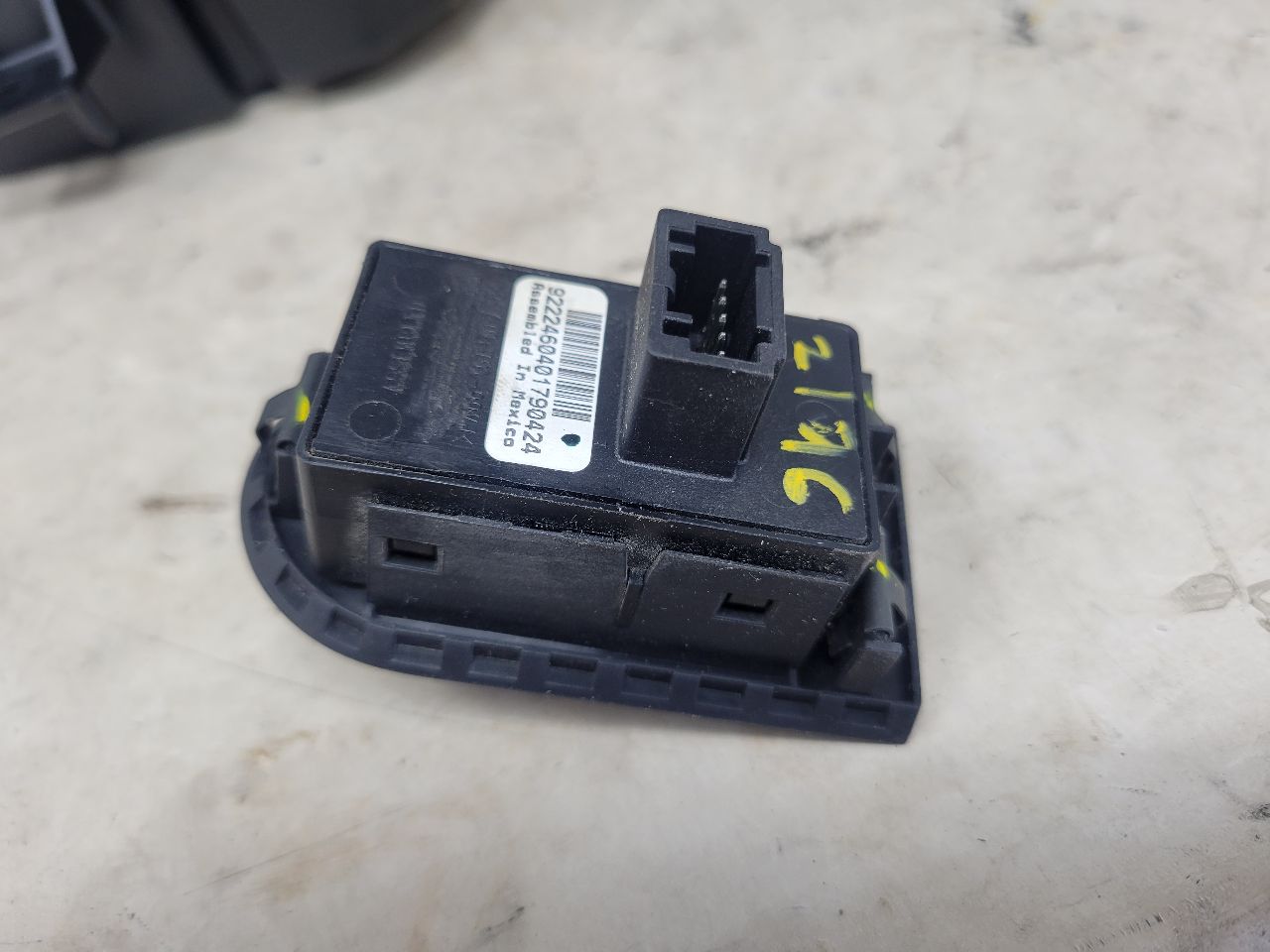 2011 CAMARO HUD HEADS UP DISPLAY PROJECTOR 25874 - image 14