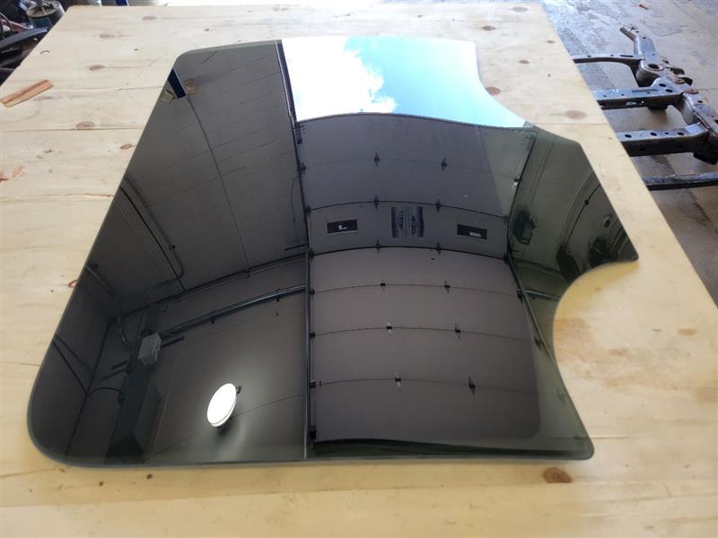 2017 SILVRDO15 RH PASSENGER REAR DOOR GLASS 25906 - image 8