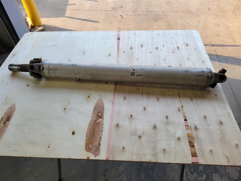 2016 ESCALADE DRIVE SHAFT REAR 4WD AA4P 23251188 25976 - image 1