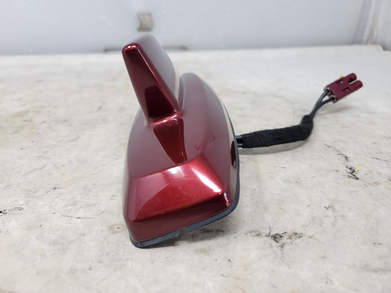 2016 ESCALADE SHARK FIN ANTENNA RED 84081924 25990 - image 4