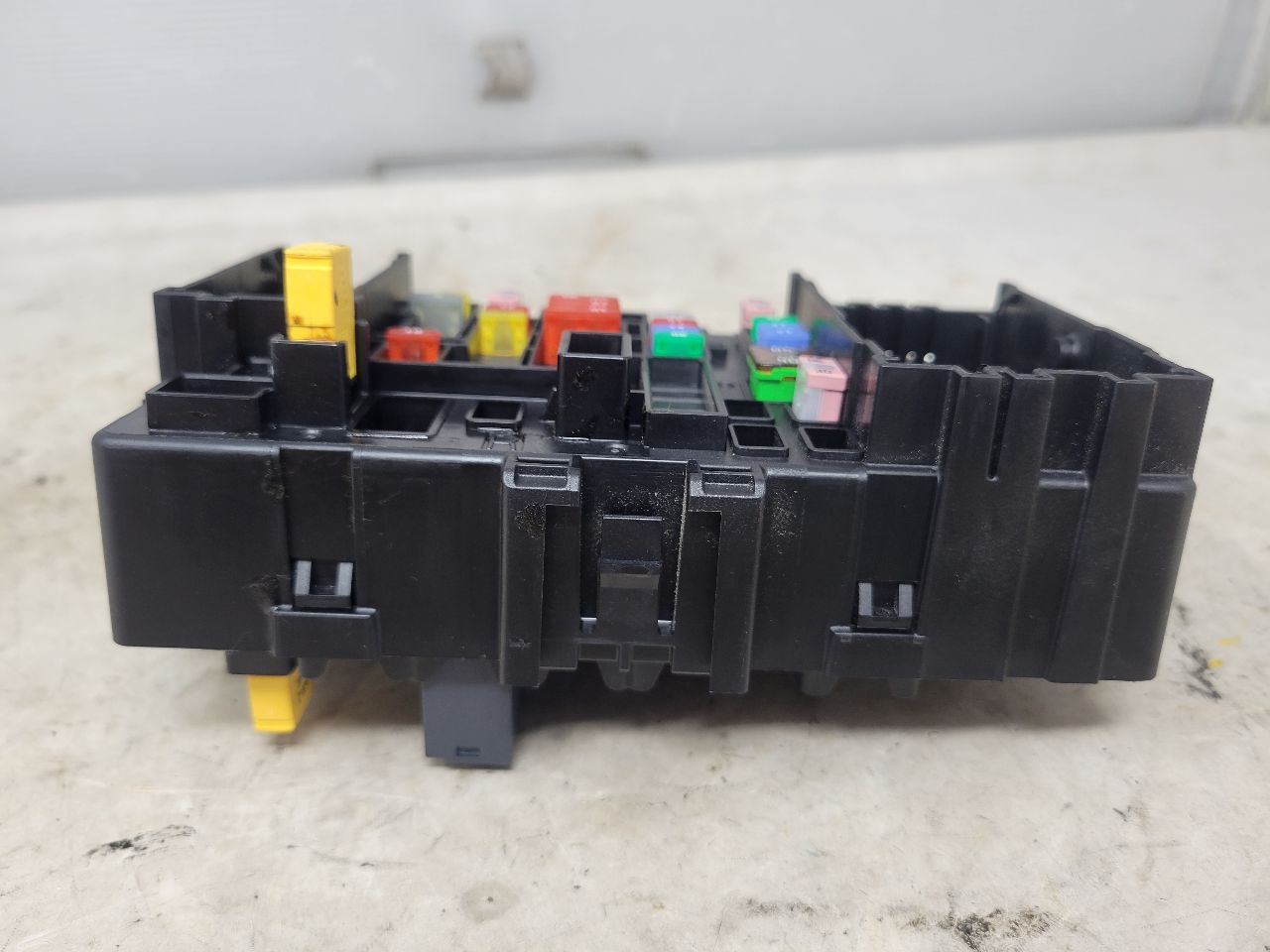 2016 ESCALADE RH DASH FUSE BOX JUNCTION 23418064 25997 - image 4