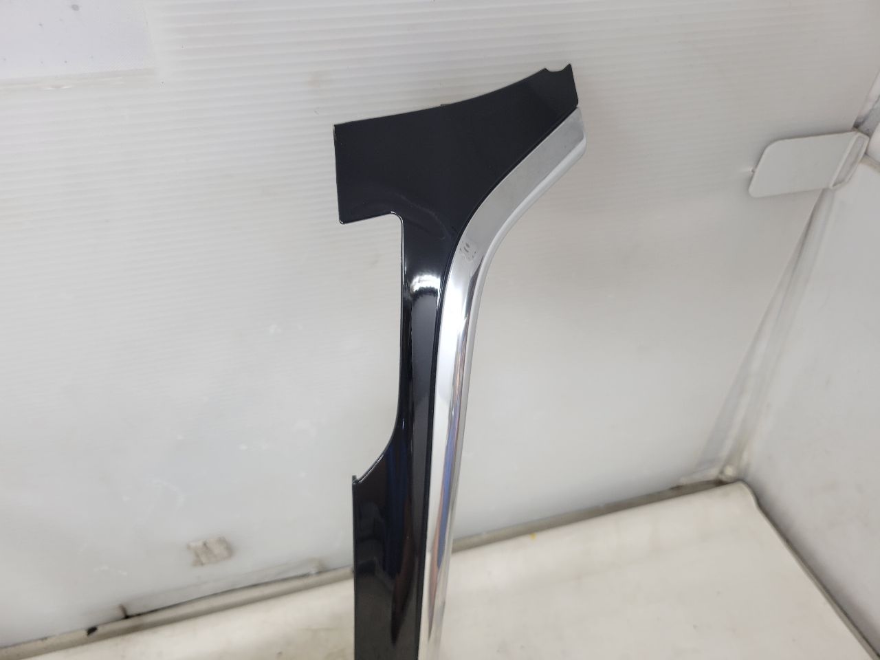 2016 ESCALADE CUE RADIO DASH TRIM BEZEL 22808248 26003 - image 5