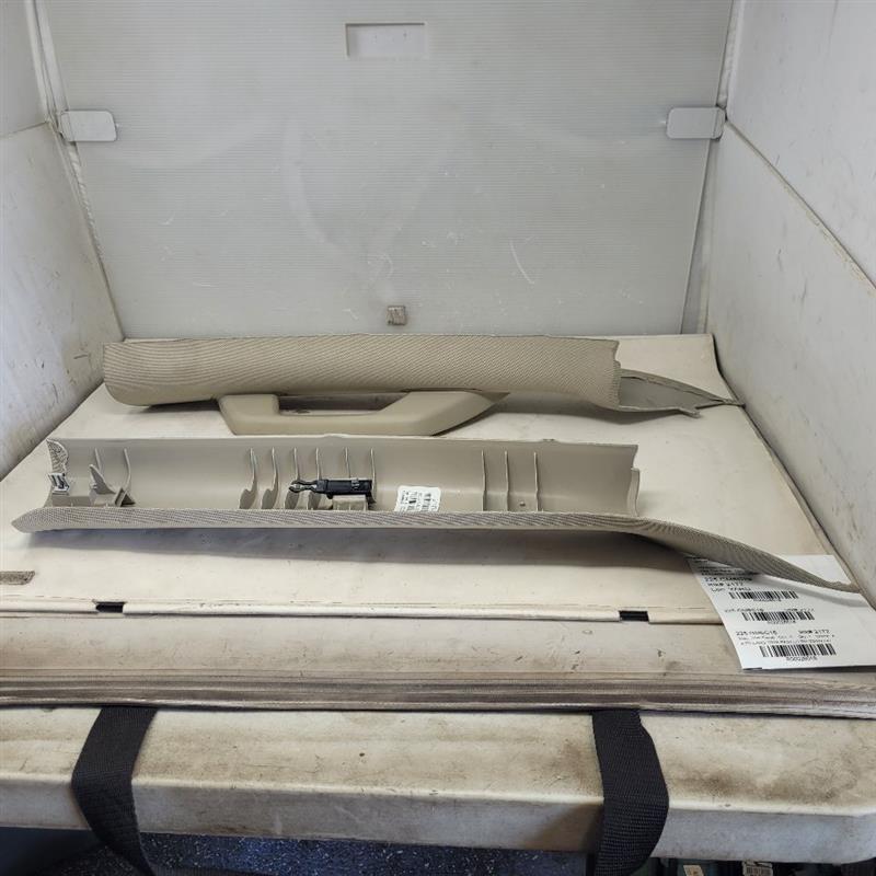 2016 ESCALADE A PILLARS TRIM PAIR LH RH 23447747 26018 - image 2
