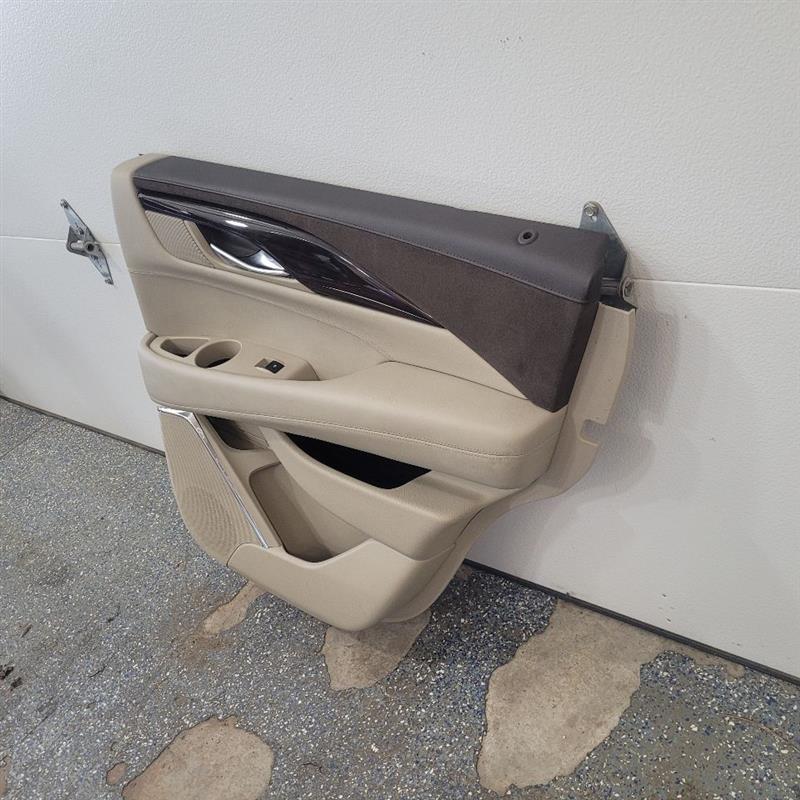 2016 ESCALADE RH PASSENGER REAR DOOR TRIM PANEL 26025 - image 6