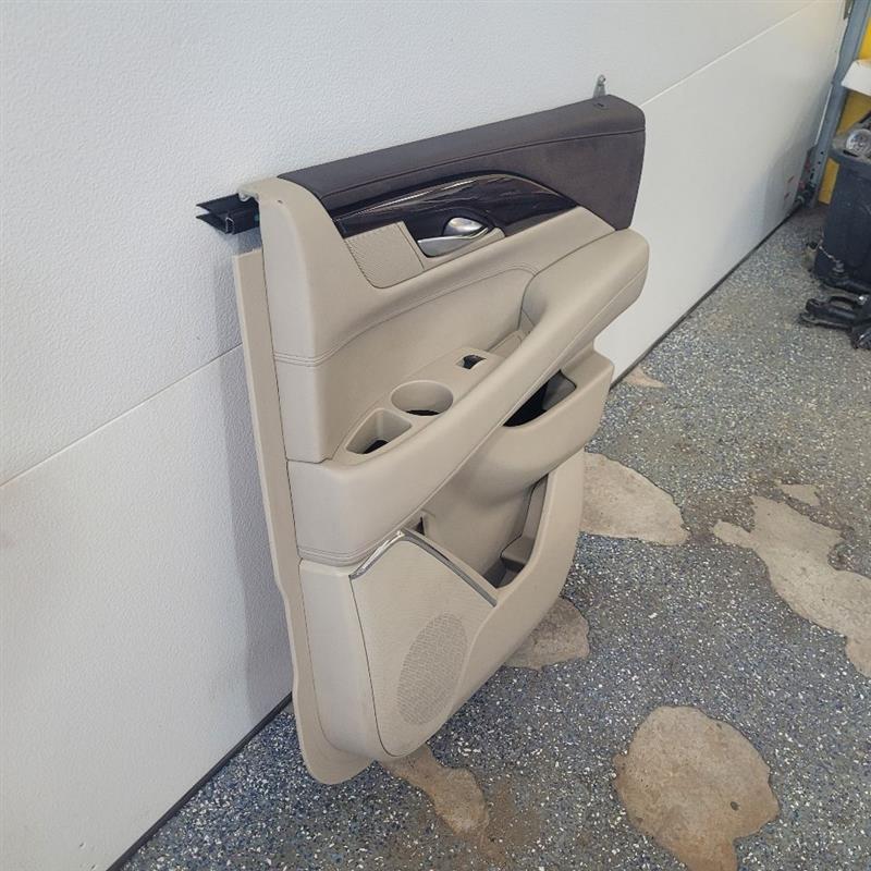 2016 ESCALADE RH PASSENGER REAR DOOR TRIM PANEL 26025 - image 7