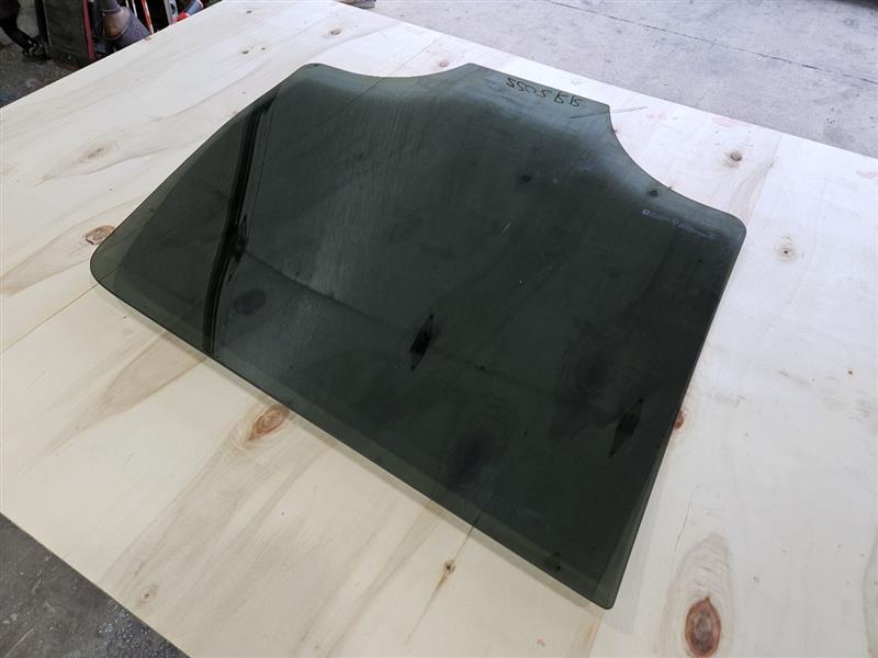 2012 ESCALADE PASSENGER REAR DOOR GLASS 15140726 26061 - image 9