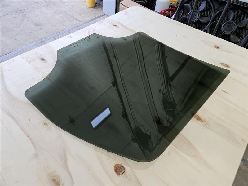2012 ESCALADE PASSENGER REAR DOOR GLASS 15140726 26061 - image 11