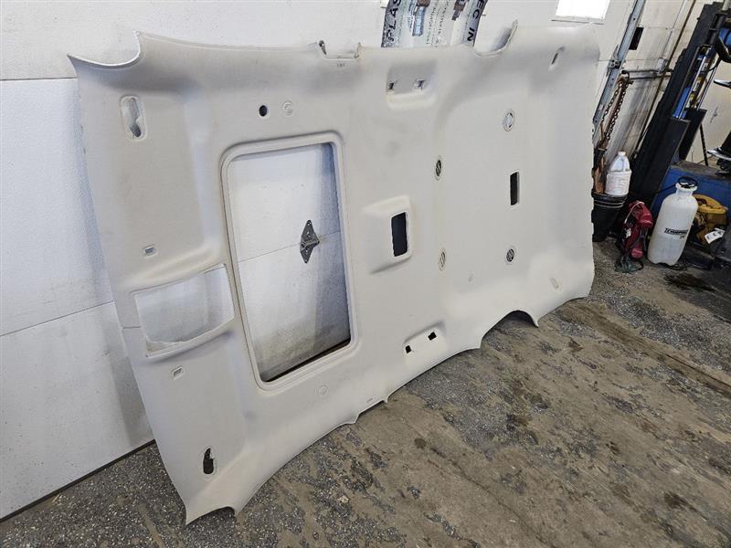2012 ESCALADE HEADLINER WITH SUNROOF NO DVD PLAYER 26077 - image 3