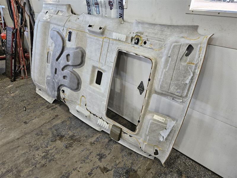2012 ESCALADE HEADLINER WITH SUNROOF NO DVD PLAYER 26077 - image 12