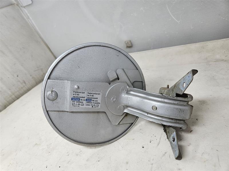 2012 ESCALADE GAS TANK FUEL FILLER DOOR SILVER 26088 - image 7