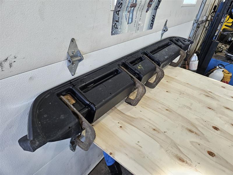 2012 ESCALADE PASSENGER STATIONARY RUNNING BOARD 26110 - image 12
