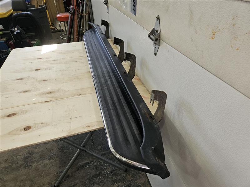 2012 ESCALADE LH DRIVER STATIONARY RUNNING BOARD 26111 - image 4
