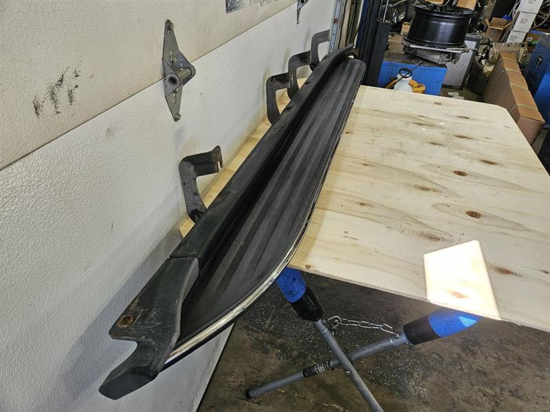 2012 ESCALADE LH DRIVER STATIONARY RUNNING BOARD 26111 - image 7