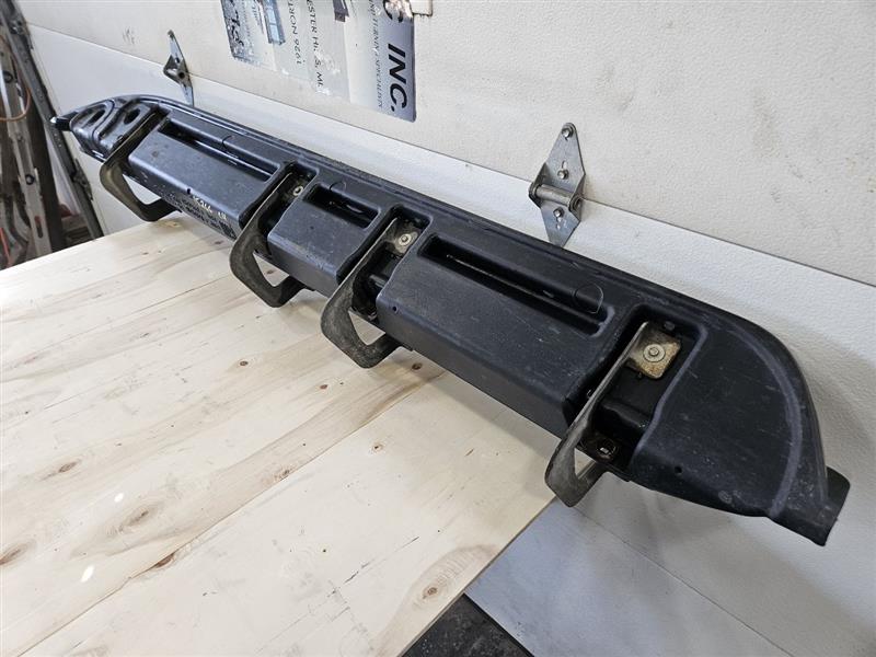 2012 ESCALADE LH DRIVER STATIONARY RUNNING BOARD 26111 - image 13
