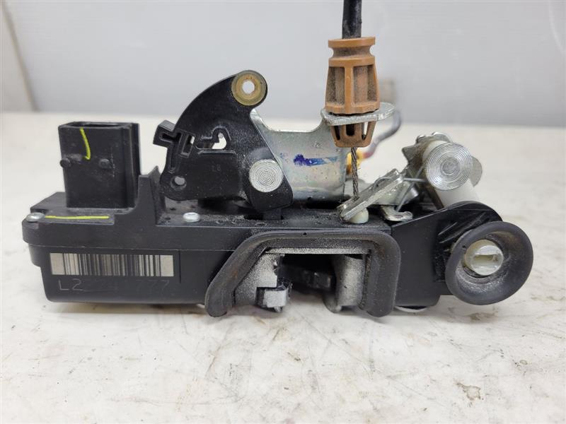 2012 ESCALADE REAR LH DRIVER DOOR LATCH 22741777 26136 - image 1