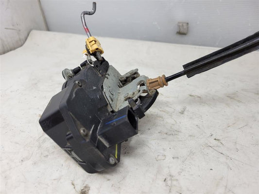 2012 ESCALADE REAR LH DRIVER DOOR LATCH 22741777 26136 - image 2