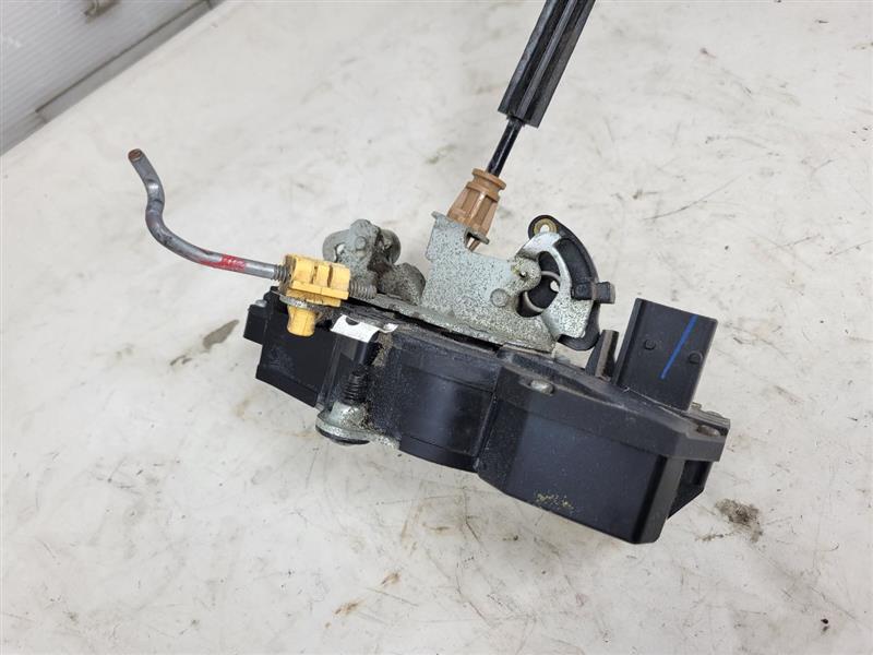 2012 ESCALADE REAR LH DRIVER DOOR LATCH 22741777 26136 - image 4