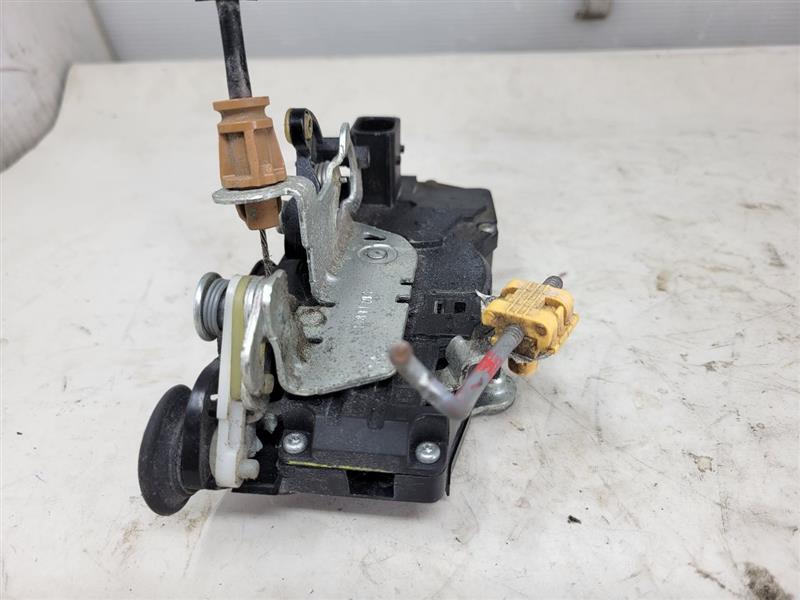 2012 ESCALADE REAR LH DRIVER DOOR LATCH 22741777 26136 - image 5