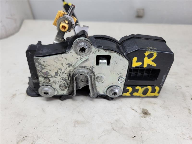 2012 ESCALADE REAR LH DRIVER DOOR LATCH 22741777 26136 - image 7