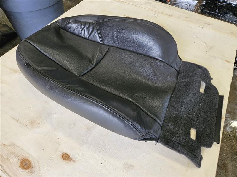 2012 ESCALADE RH PASSENGER UPPER SEAT BACK COVER 26153 - image 3