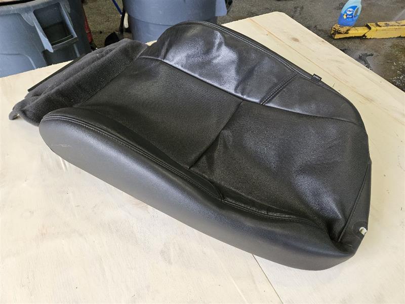 2012 ESCALADE RH PASSENGER UPPER SEAT BACK COVER 26153 - image 6