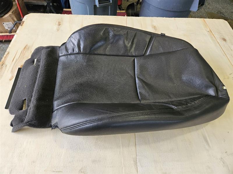 2012 ESCALADE RH PASSENGER UPPER SEAT BACK COVER 26153 - image 7