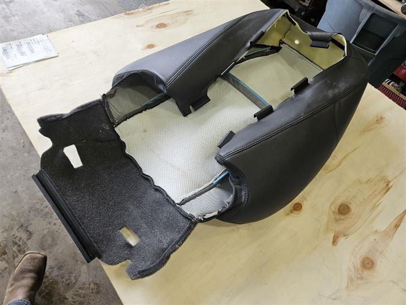 2012 ESCALADE RH PASSENGER UPPER SEAT BACK COVER 26153 - image 10