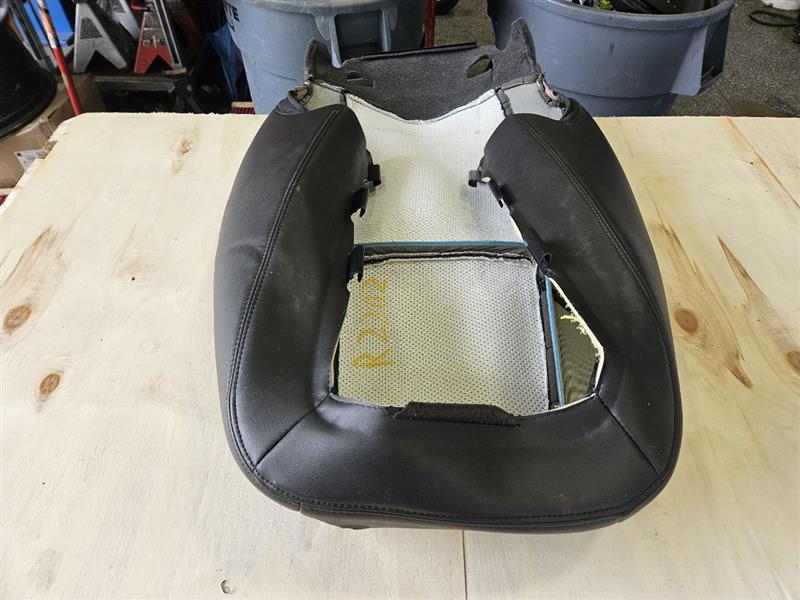2012 ESCALADE RH PASSENGER UPPER SEAT BACK COVER 26153 - image 11