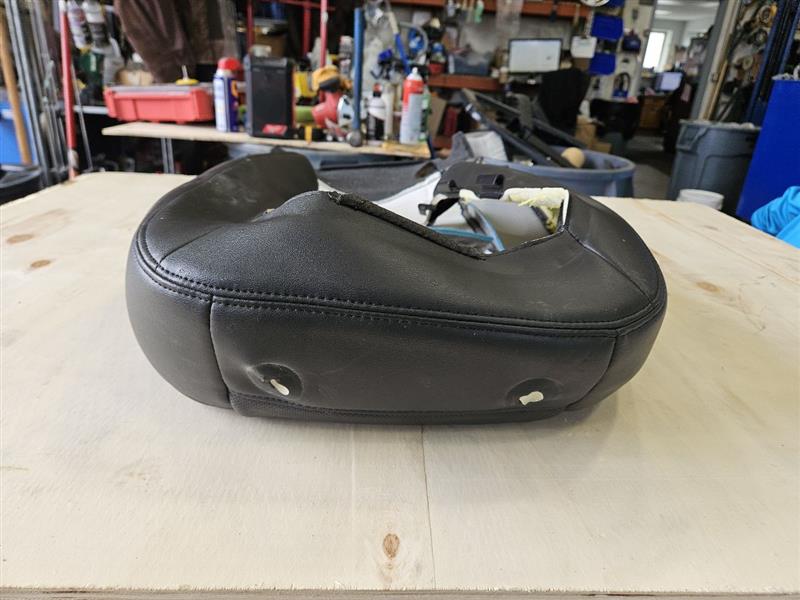 2012 ESCALADE RH PASSENGER UPPER SEAT BACK COVER 26153 - image 12