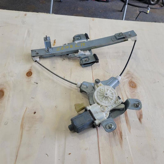 2012 ESCALADE LH DRIVER REAR WINDOW REGULATOR MOTR 26175 - image 2