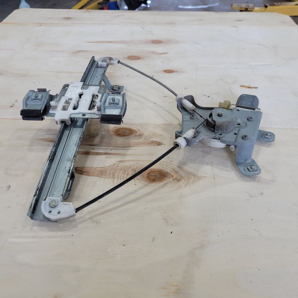 2012 ESCALADE LH DRIVER REAR WINDOW REGULATOR MOTR 26175 - image 7