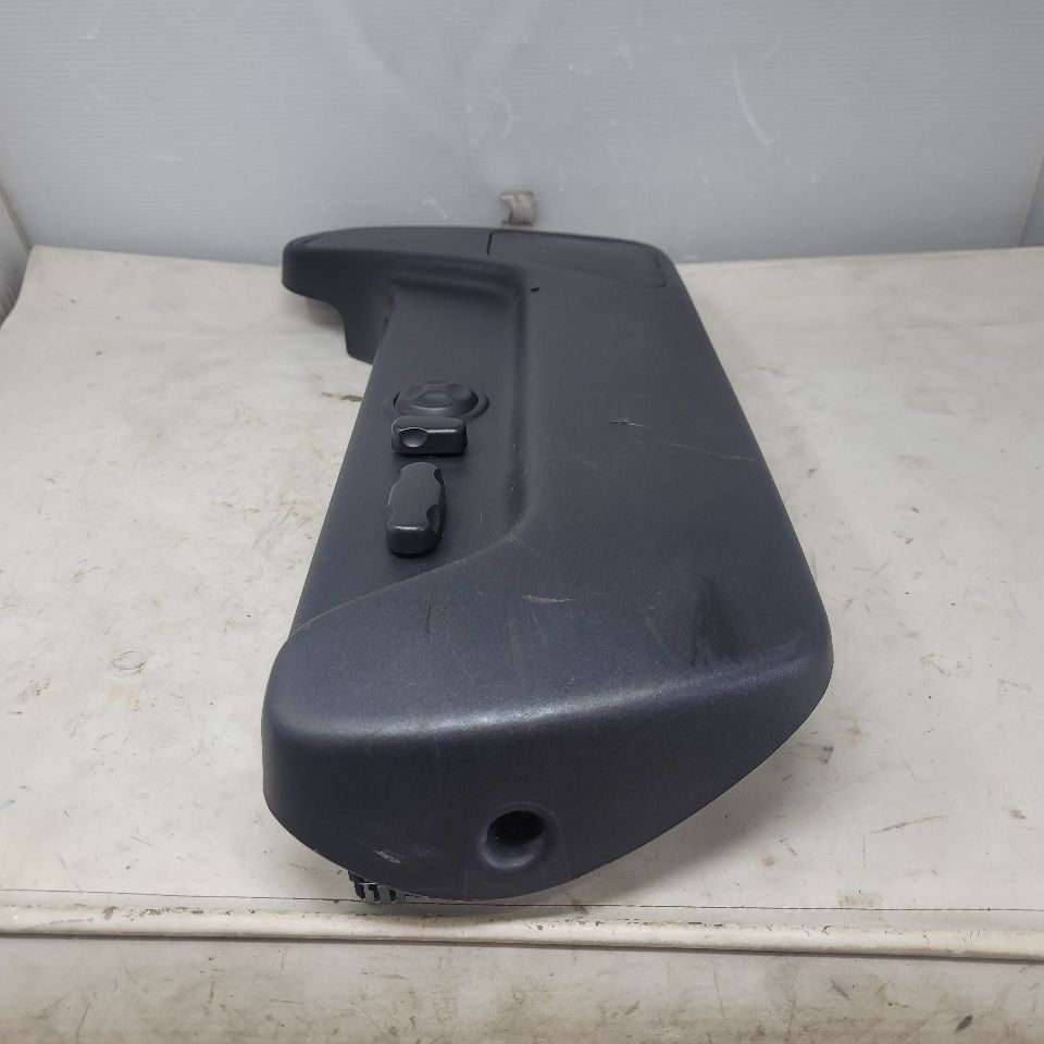 2012 ESCALADE LH DRIVER SEAT TRIM & SWITCHES 26185 - image 2