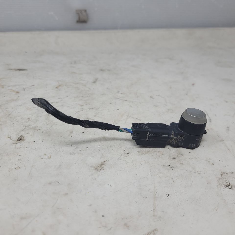 2012 ESCALADE FRONT OR REAR PARK SENSOR W/PIGTAIL 26192 - image 1