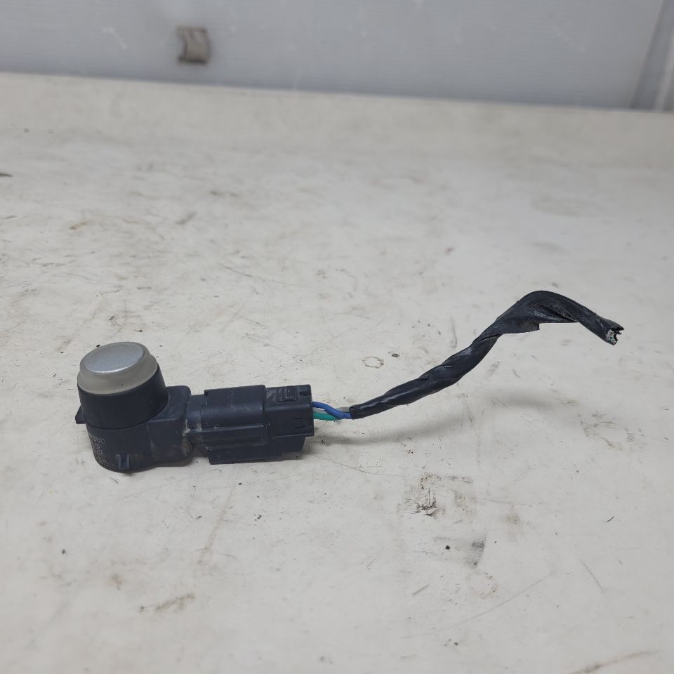 2012 ESCALADE FRONT OR REAR PARK SENSOR W/PIGTAIL 26192 - image 4
