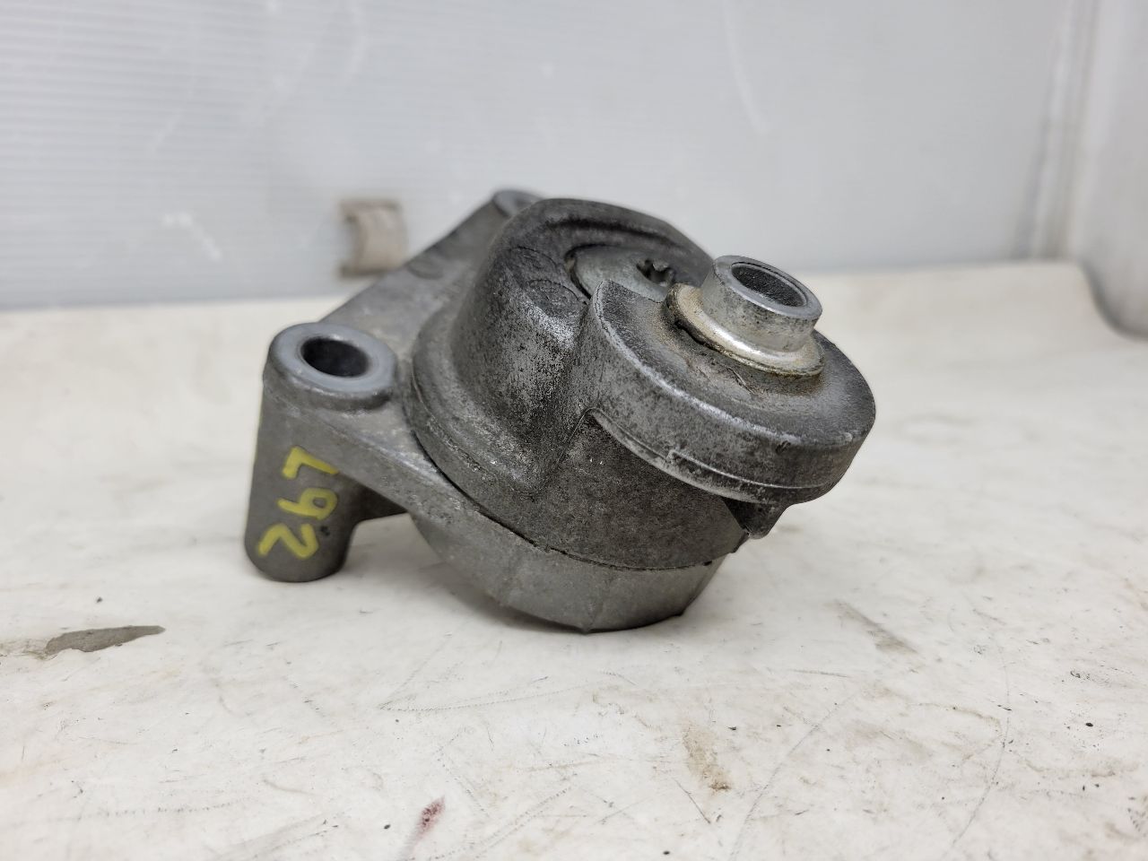 2012 ESCALADE ENGINE BELT TENSIONER NO PULLEY 26198 - image 2