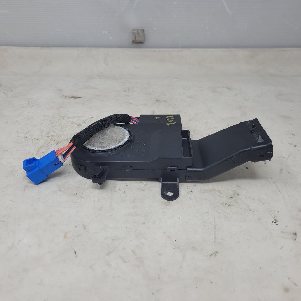 2012 ESCALADE LH BOTTOM SEAT BLOWER MOTOR 26206 - image 1