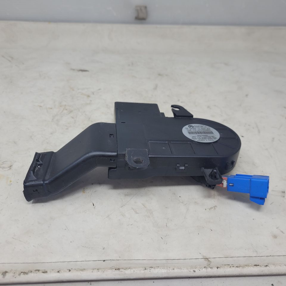 2012 ESCALADE LH BOTTOM SEAT BLOWER MOTOR 26206 - image 7
